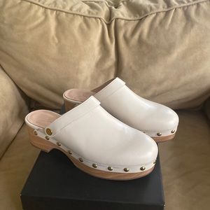 New Grace Convertible Leather Clogs Dusty Ivory Size 7.5